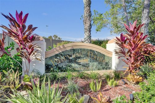 652-652 Palm Aire Dr, Pompano Beach, FL, 33069-5549 | Card Image