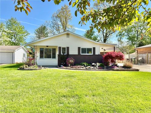 183 E Overlook Dr, Eastlake, OH, 44095-1107 | Card Image