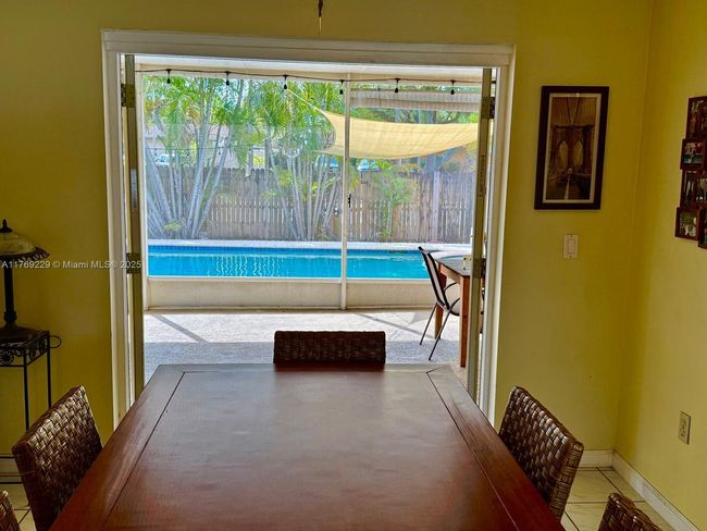 700 Nw 88 Th Ter, House other with 3 bedrooms, 2 bathrooms and null parking in Pembroke Pines FL | Image 16