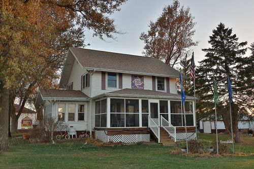 11377 S 100th Ave E, Sully, IA, 50251-8573 | Card Image