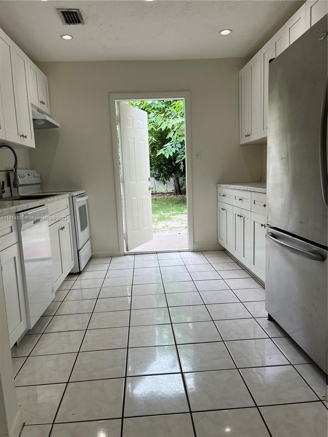 0 - 2450 Hayes St, House other with 3 bedrooms, 1 bathrooms and null parking in Hollywood FL | Image 3
