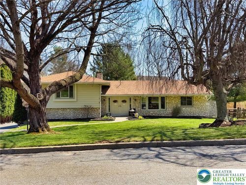 2321 Silo Dr, Forks Twp, PA, 18040-7837 | Card Image