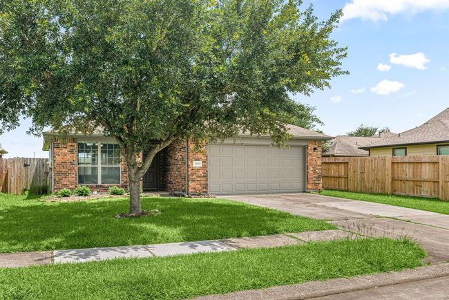 3010 Lockeridge Village Dr, House other with 3 bedrooms, 2 bathrooms and 2 parking in Spring TX | Image 4