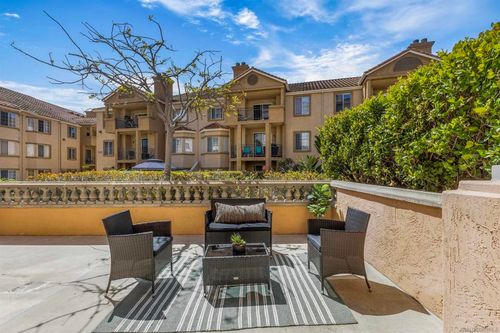 1109-640 Camino De La Reina, San Diego, CA, 92108 | Card Image
