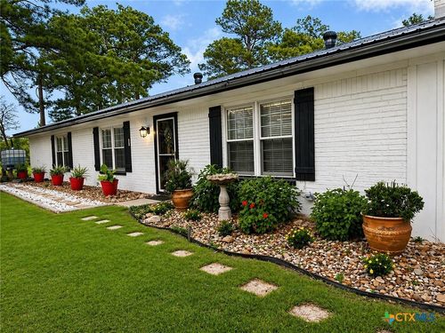 890 Highway 21 E, Bastrop, TX, 78602-5628 | Card Image