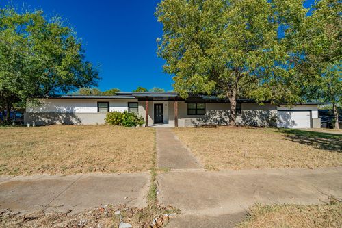 805 Nw 9th St, Grand Prairie, TX, 75050-5338 | Card Image