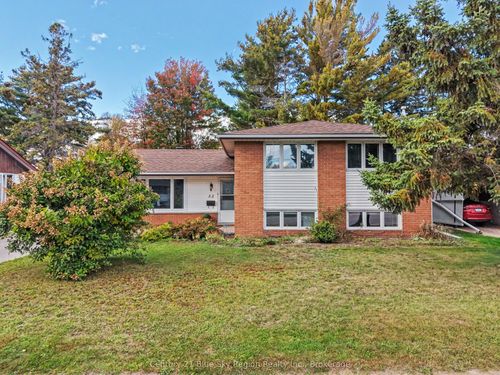 32 Marshall Park Dr, North Bay, ON, P1A2N9 | Card Image
