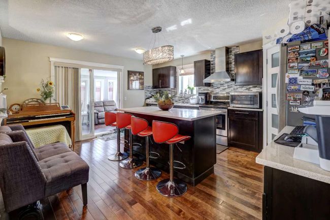 117 Coventry Mews Ne, Home with 4 bedrooms, 2 bathrooms and 4 parking in Calgary AB | Image 4