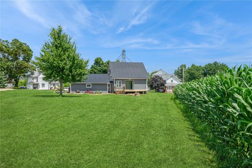 111 Maple St, Luzerne, IA, 52257-9601 | Card Image
