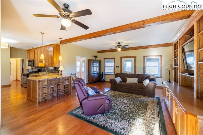 200 Bp Tree Farm Ln, House other with 3 bedrooms, 3 bathrooms and null parking in Sparta NC | Image 4