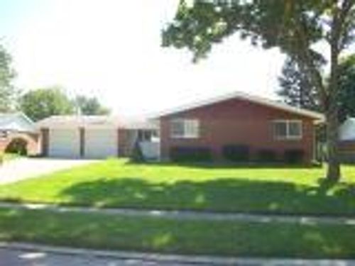 1370 Honeysuckle Dr, Fairborn, OH, 45324-5906 | Card Image