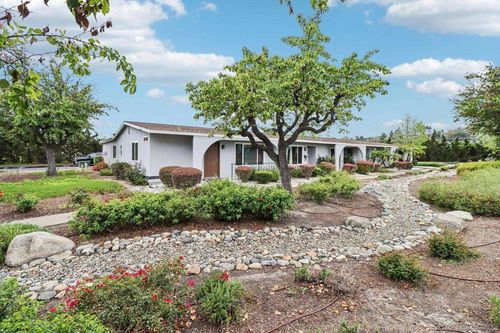 3518 Pear Blossom Cir, Oceanside, CA, 92057-8612 | Card Image