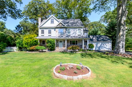 300 Winnepoge Dr, Fairfield, CT, 06825-2547 | Card Image