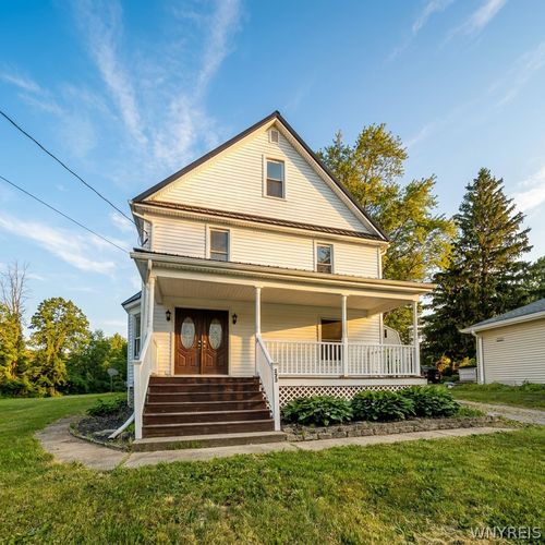 223 N Gravel Rd, Medina, NY, 14103-9401 | Card Image