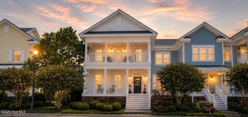 207 S Academy St, Washington, NC, 27889-5082 | Card Image