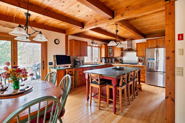 99 Old Purchase Rd, House other with 4 bedrooms, 3 bathrooms and null parking in Edgartown MA | Image 9