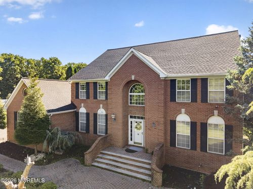 14 Heathrow Ct, Marlboro, NJ, 07746-2707 | Card Image