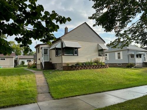 515 12th St N, Virginia, MN, 55792-2221 | Card Image