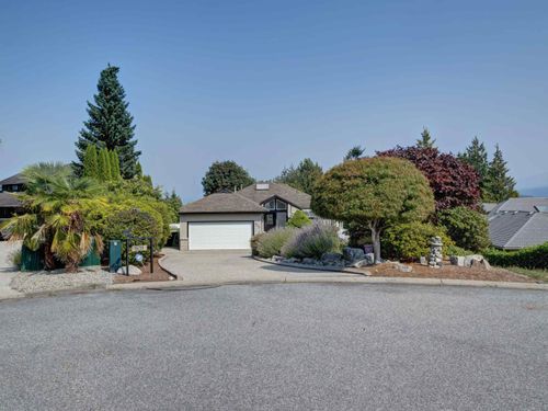 803 Oceanmount Blvd, Gibsons, BC, V0N1V8 | Card Image