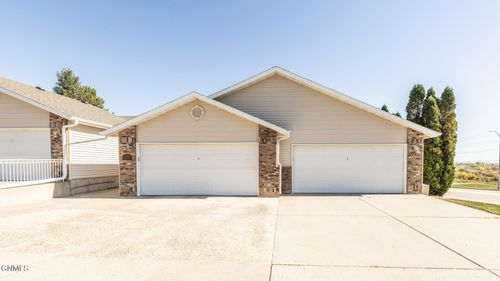 1-2911 Arizona Drive, Bismarck, ND, 58503 | Card Image