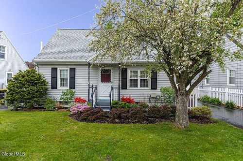 68 Fox Ave, Schenectady, NY, 12304-4315 | Card Image
