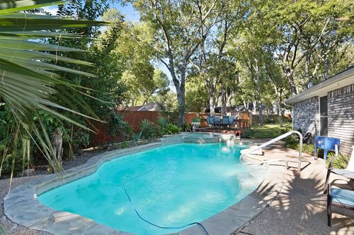 1313 Tanbark Ct, Grand Prairie, TX, 75052-6828 | Card Image