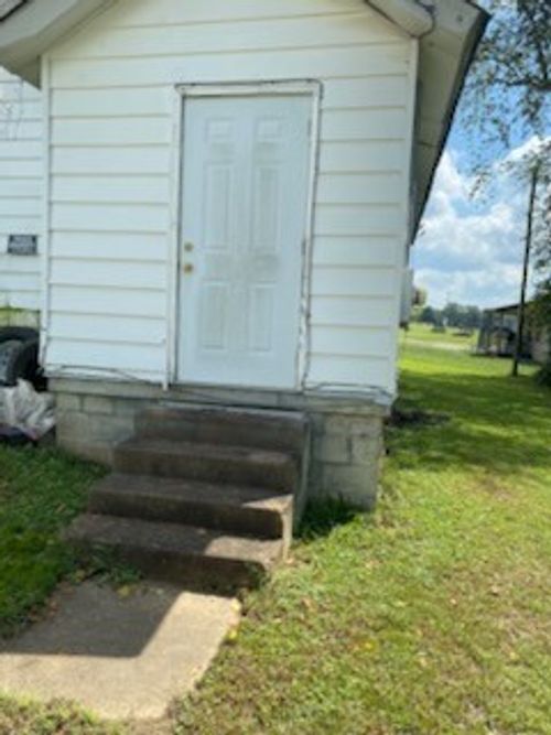 123 Westview Ave, Camden, TN, 38320 | Card Image