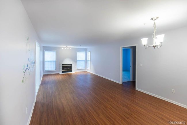 28460 Carlton Way Dr, Condo with 2 bedrooms, 2 bathrooms and null parking in Novi MI | Image 9