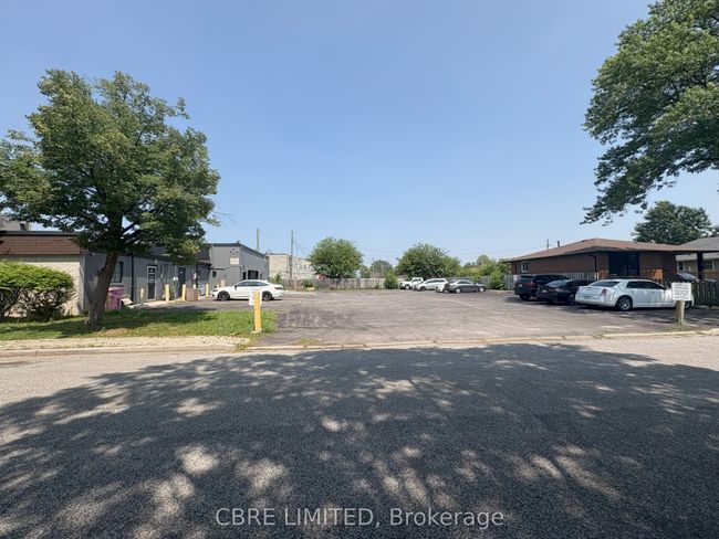 3905 Tecumseh Rd E, Home with 0 bedrooms, 0 bathrooms and 24 parking in Windsor ON | Image 4