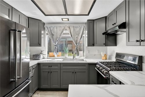 unit-b-3565 W Stonepine Ln, Anaheim, CA, 92804-7636 | Card Image