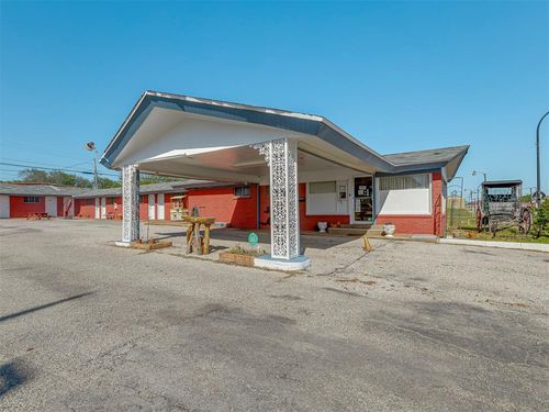 717 W Main St, Stroud, OK, 74079-3619 | Card Image