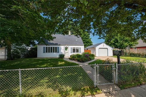 6 Farm Ln, Levittown, NY, 11756-2720 | Card Image