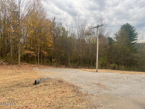 373 Corbin Hill Rd, Sprakers, NY, 12166 | Card Image