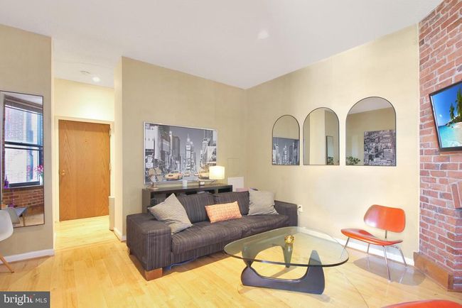 APT-808 - 1615 Q St Nw, Condo with 2 bedrooms, 1 bathrooms and null parking in WASHINGTON DC | Image 7