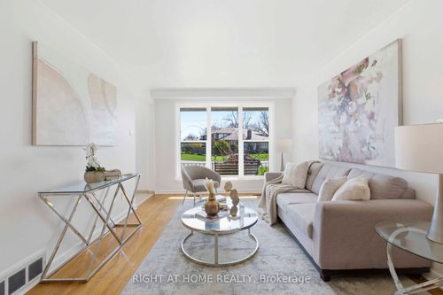 106 Fortrose Cres, North York, ON, M3A2H1 | Card Image
