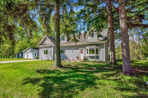2425 W Riverside Dr, McHenry, IL, 60050-8086 | Card Image