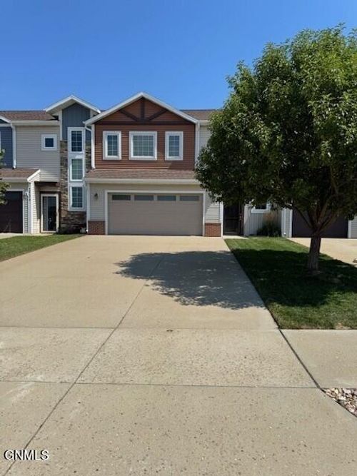 2532 Dakota Blvd, Dickinson, ND, 58601-2506 | Card Image