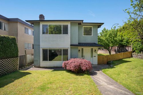8607 Selkirk St, Vancouver, BC, V6P4J2 | Card Image