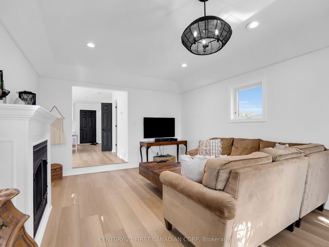 379 Front St, House other with 3 bedrooms, 4 bathrooms and 3 parking in Port Stanley ON | Image 8