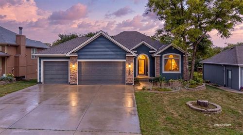 2000 Ne 197th Ct, Smithville, MO, 64089-7812 | Card Image