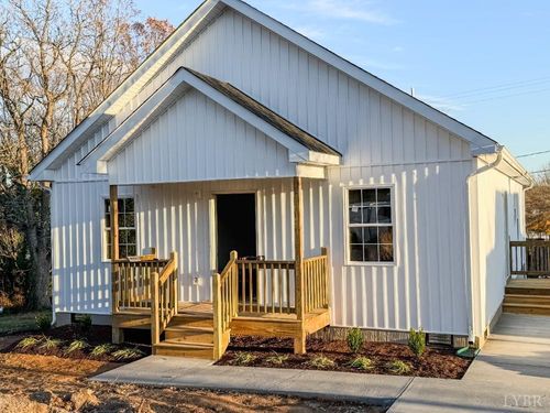 1021 7th St, Altavista, VA, 24517-1503 | Card Image