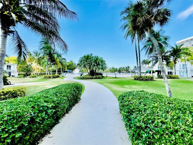 APT-11B - 881 Ocean Dr, Condo with 2 bedrooms, 2 bathrooms and null parking in Key Biscayne FL | Image 8
