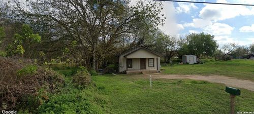 708 Peach St, Floresville, TX, 78114-1506 | Card Image
