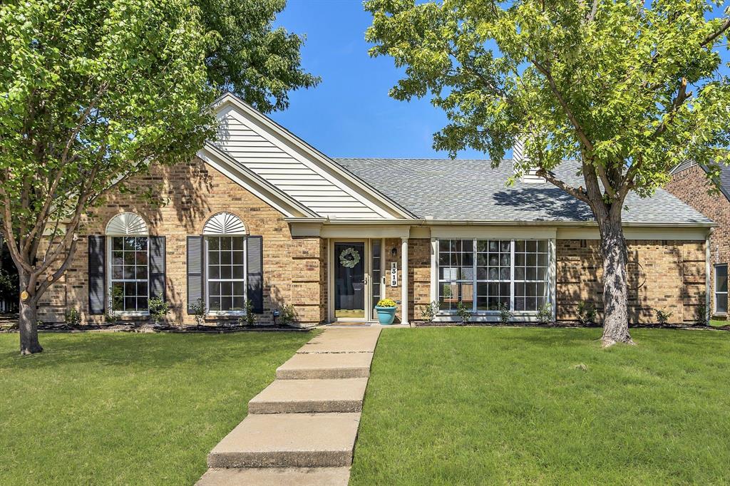 Saddleback Ln, Lewisville, TX 75067