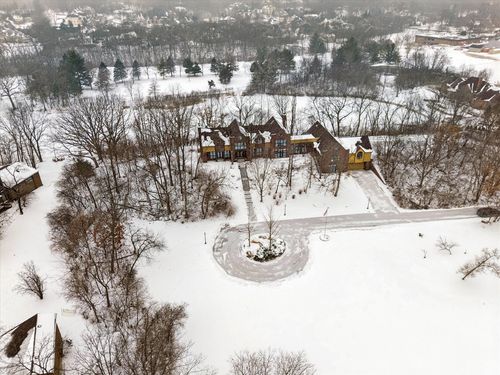 8425 S Hickory Ct, Burr Ridge, IL, 60527-0828 | Card Image