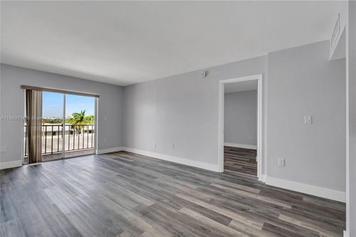 apt-329-16750 Ne 10th Ave, North Miami Beach, FL, 33162-2677 | Card Image