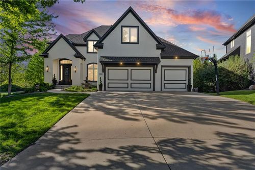 9512 W 162nd St, Overland Park, KS, 66085-9103 | Card Image