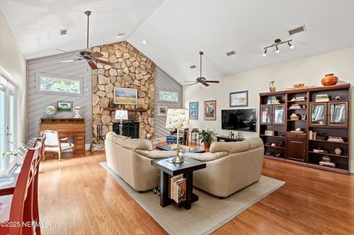 4654 Ortega Farms Cir, Jacksonville, FL, 32210-7444 | Card Image