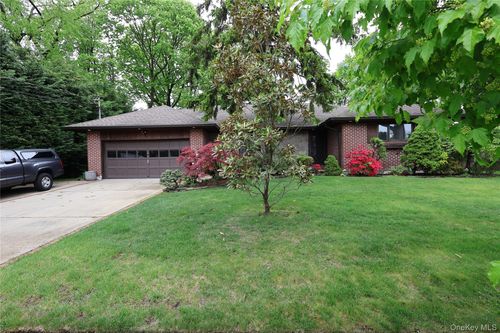 3401 Homestead Ave, Wantagh, NY, 11793-2620 | Card Image