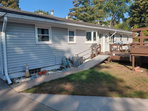 2812 19th Avenue, Port Huron, MI, 48060 | Card Image